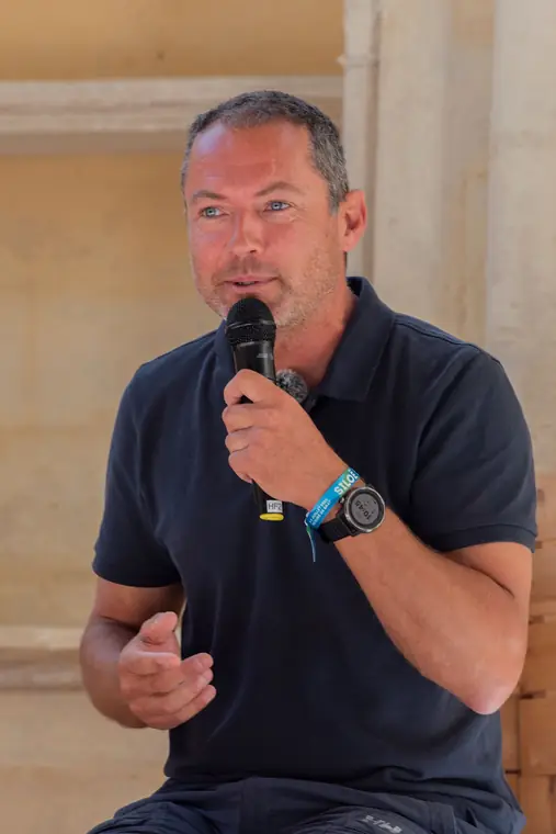Un grand témoin au micro — Siloë 2026